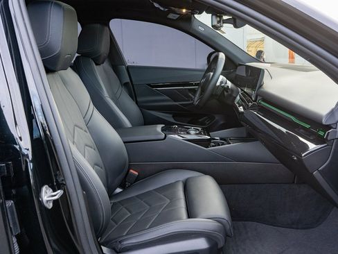 Used 2024 BMW 530i xDrive w/ M Sport Package image 22