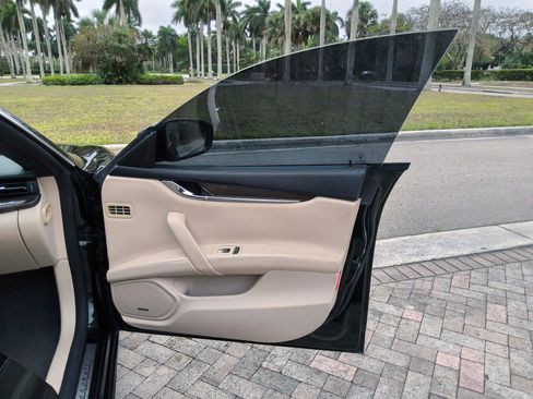 Used 2017 Maserati Quattroporte GTS GranLusso image 34