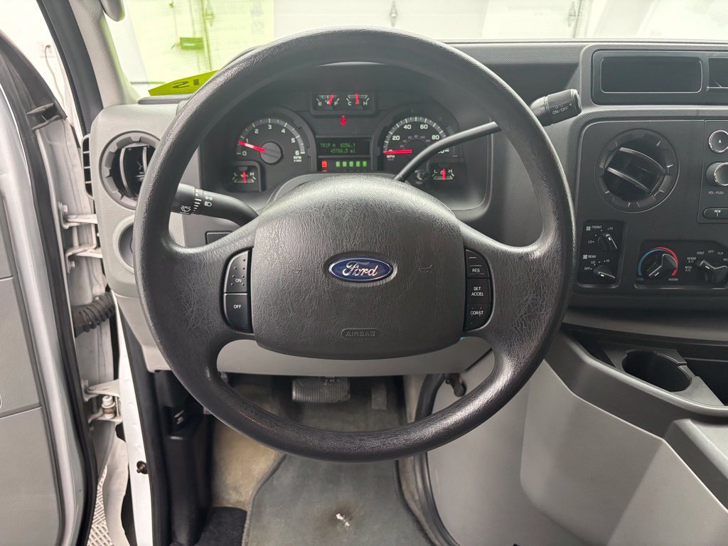 Used 2011 Ford E-350 and Econoline 350 XLT RWD image 19