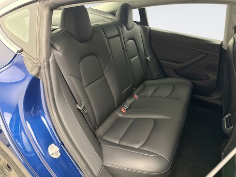 Used 2019 Tesla Model 3 Standard Range image 17