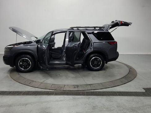 Used 2024 Nissan Pathfinder Rock Creek AWD/4WD image 12