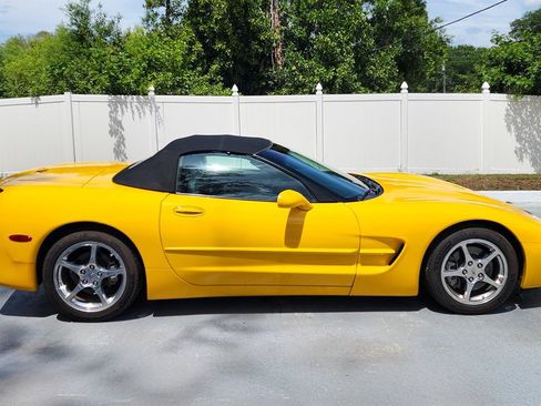 Used 2004 Chevrolet Corvette Convertible w/ Preferred Equipment Group image 17