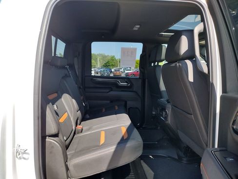 Used 2025 GMC Sierra 2500 AT4 w/ AT4 Premium Plus Package AWD/4WD image 21