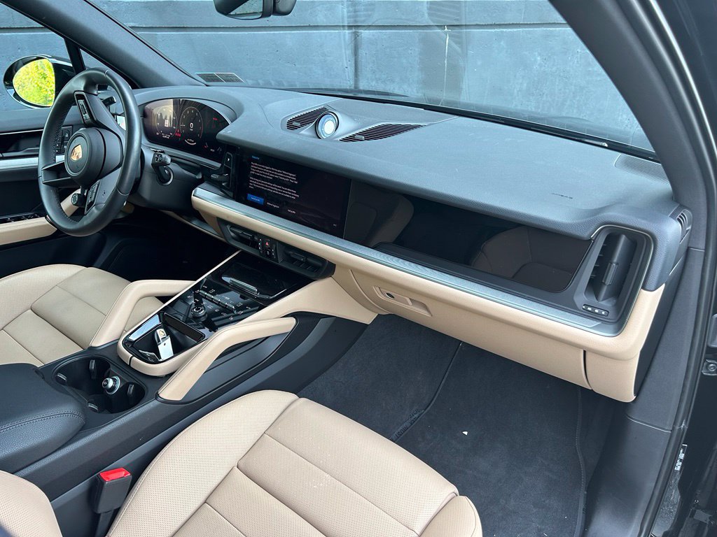 Certified 2026 Porsche Cayenne AWD/4WD image 27