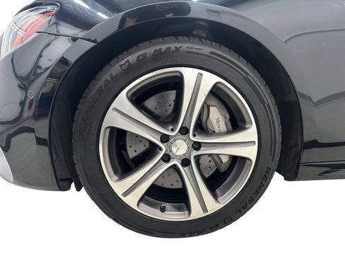 Used 2017 Mercedes-Benz E 400 4MATIC Wagon image 9