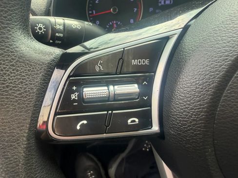 Used 2020 Kia Forte LXS FWD image 19