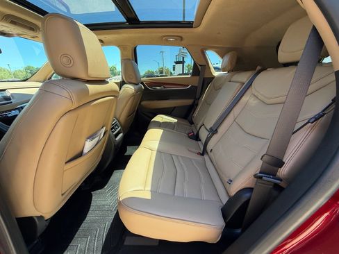 Used 2019 Cadillac XT5 Platinum AWD/4WD image 5