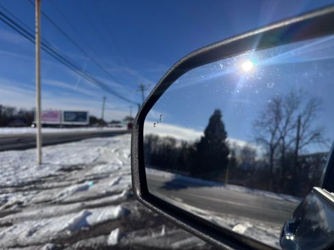 Used 2021 Ford Explorer XLT w/ Equipment Group 202A image 12