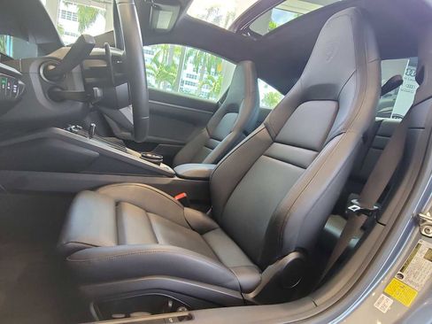 Used 2025 Porsche 911 Carrera RWD image 16