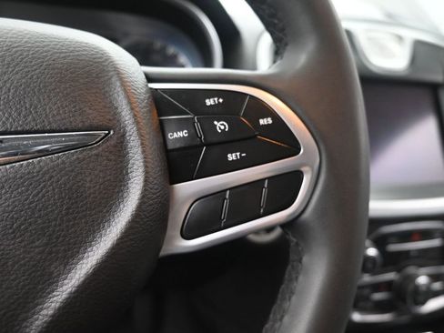 Used 2022 Chrysler 300 Touring w/ Sport Appearance Package RWD image 31