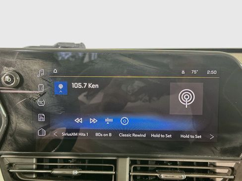 Used 2024 Chevrolet Trax ACTIV w/ Sunroof Package FWD image 21