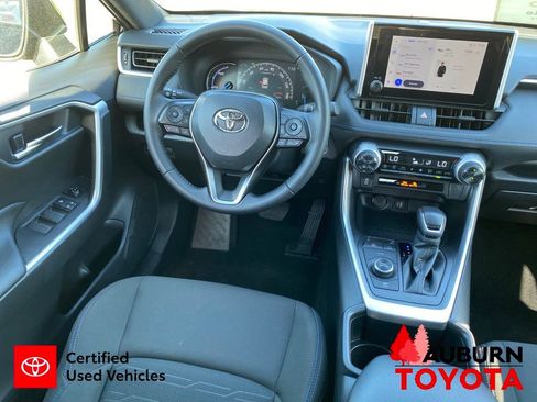 Certified 2025 Toyota RAV4 SE AWD/4WD image 27