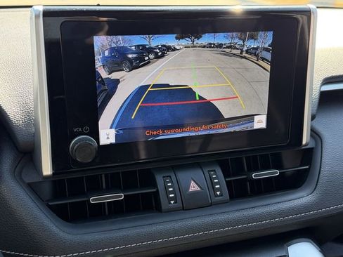 Used 2023 Toyota RAV4 XLE Premium image 18