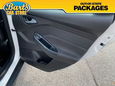 Used 2013 Ford Focus Titanium w/ Luxury Pkg FWD image 9