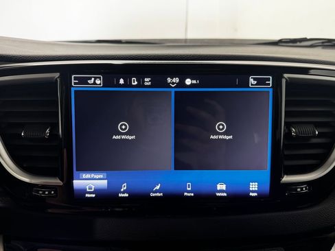 Used 2024 Chrysler Pacifica Touring-L FWD image 12