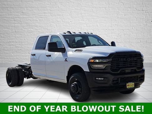 New 2026 RAM 3500 Tradesman AWD/4WD image 6