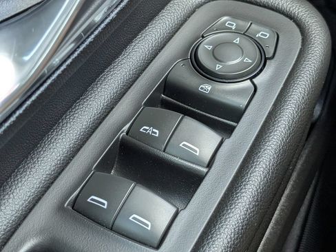 Used 2024 GMC Terrain SLT FWD image 22