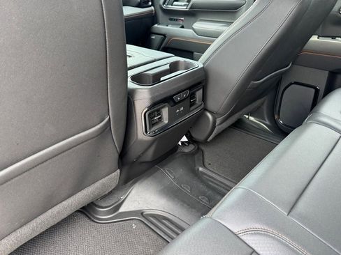 Used 2022 GMC Sierra 1500 AT4 w/ AT4 Premium Package image 19