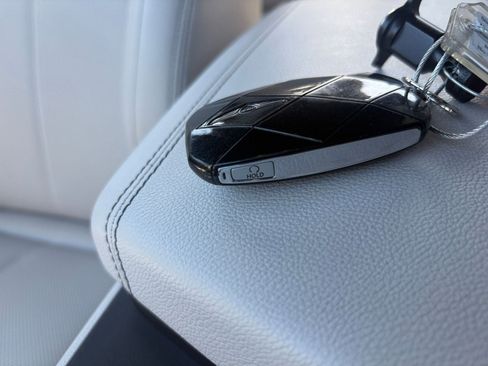 Used 2025 Genesis G70 2.5T AWD/4WD image 27