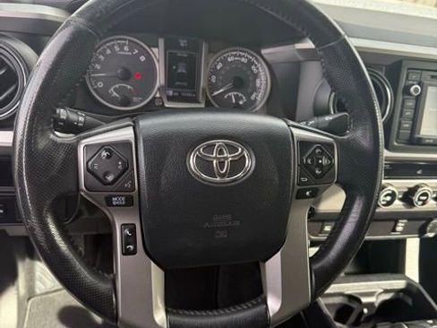 Used 2017 Toyota Tacoma SR5 RWD image 20