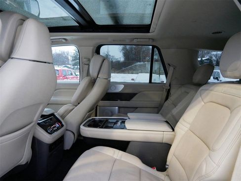 Used 2020 Lincoln Navigator Reserve w/ Luxury Package image 9