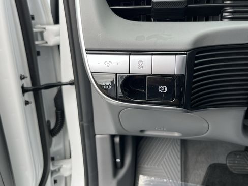 Certified 2024 Hyundai Ioniq 5 SE RWD image 24