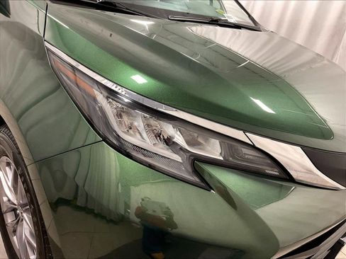 Used 2021 Toyota Sienna LE image 33