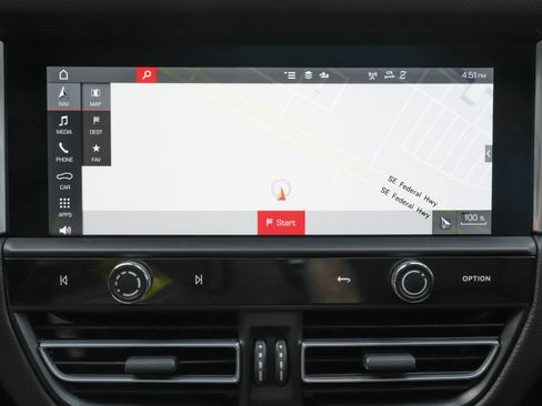 Used 2022 Porsche Macan image 13