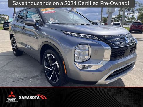 Used 2024 Mitsubishi Outlander SE AWD/4WD image 1
