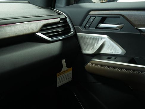 New 2026 GMC Acadia Denali Ultimate w/ LPO, Floor Liner Package AWD/4WD image 52