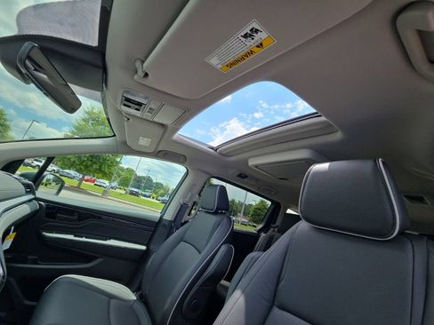 New 2026 Honda Odyssey Touring image 17