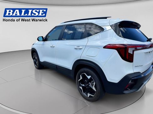 Used 2024 Kia Seltos EX AWD/4WD image 3