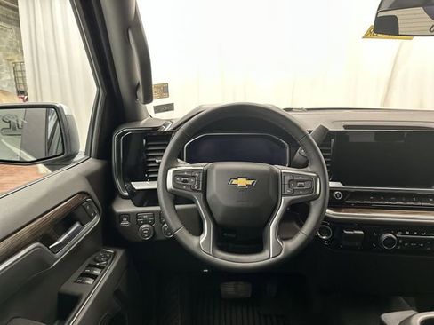 Used 2026 Chevrolet Silverado 1500 LT AWD/4WD image 15