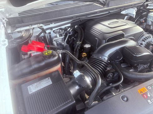 Used 2013 Chevrolet Suburban LS RWD image 33
