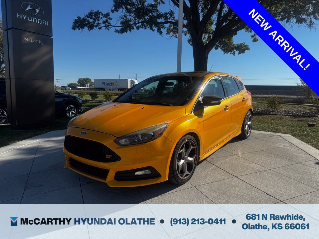 Used 2016 Ford Focus ST w/ Equipment Group 402A FWD image 1
