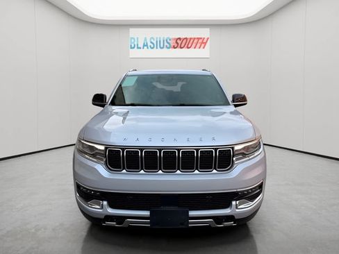 Used 2023 Jeep Wagoneer Series III w/ Preferred Equipment Group AWD/4WD image 8