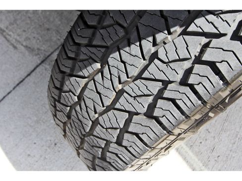 Certified 2025 Nissan Frontier PRO-4X AWD/4WD image 31