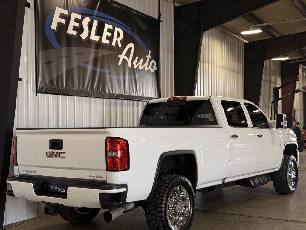 Used 2018 GMC Sierra 3500 Denali w/ Duramax Plus Package AWD/4WD image 45