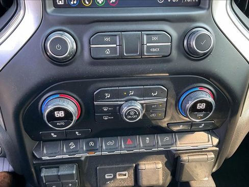 Used 2020 Chevrolet Silverado 1500 RST image 16