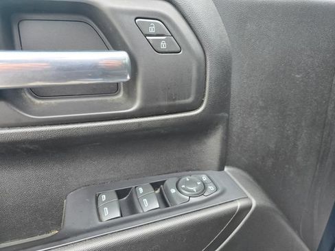 Used 2019 Chevrolet Silverado 1500 Custom w/ Custom Value Package AWD/4WD image 14