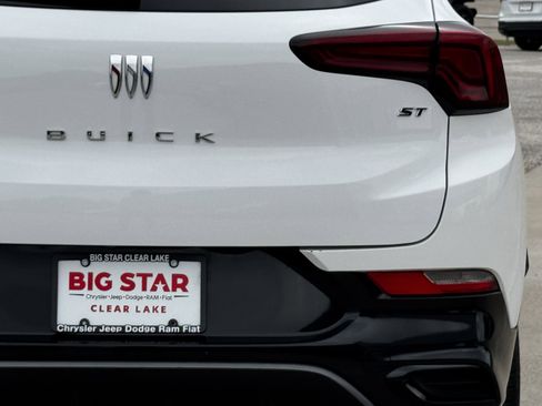 Used 2024 Buick Encore GX Sport Touring image 10