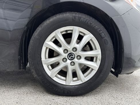Used 2015 MAZDA MAZDA3 i Touring w/ Technology Package image 39