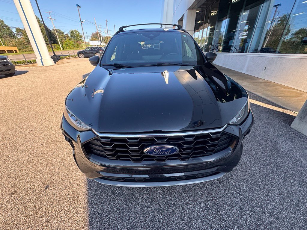 Certified 2023 Ford Escape ST-Line w/ Tech Pack #1 AWD/4WD image 8
