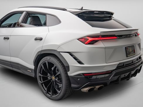 Used 2024 Lamborghini Urus S AWD/4WD image 11