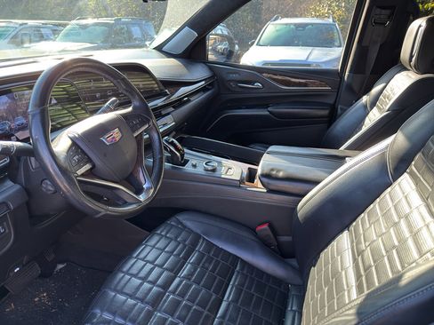 Used 2021 Cadillac Escalade ESV Sport Platinum w/ LPO, ONYX Package image 9