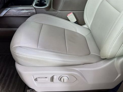 Used 2022 Chevrolet Silverado 1500 LTZ w/ Z71 Off-Road Package image 23