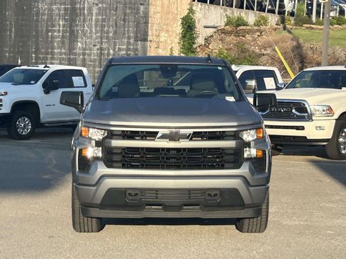 Used 2023 Chevrolet Silverado 1500 Custom AWD/4WD image 2