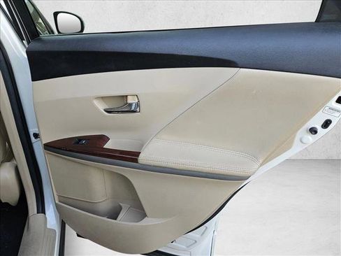 Used 2010 Toyota Venza image 21