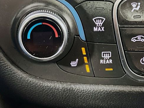 Used 2022 Chevrolet Equinox LT image 18