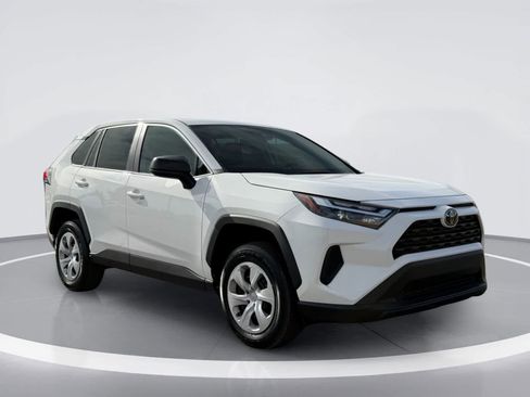 Used 2025 Toyota RAV4 LE AWD/4WD image 5
